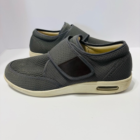 Youyun Diabetic Edema
Visit >
Shoes Men's Size 12 - Picture 2 of 7